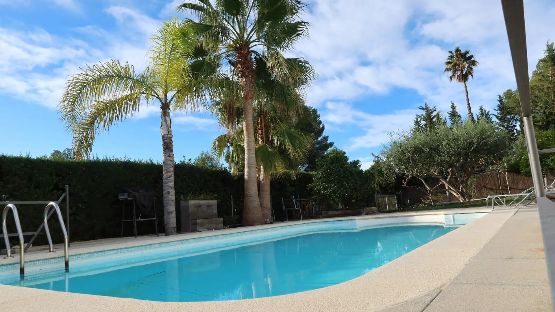Disfrutar De Tu Casa Con Piscina Villa Segur de Calafell Spain